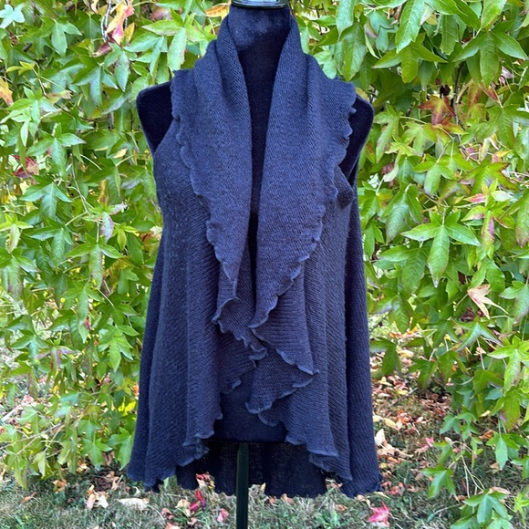 Island Tribe Sleeveless Wrap - Picture 11 of 14